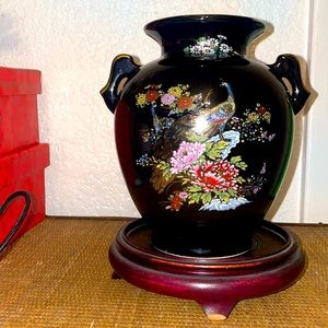 VINTAGE JAPANESE KUTANI BLACK PEACOCK VASE